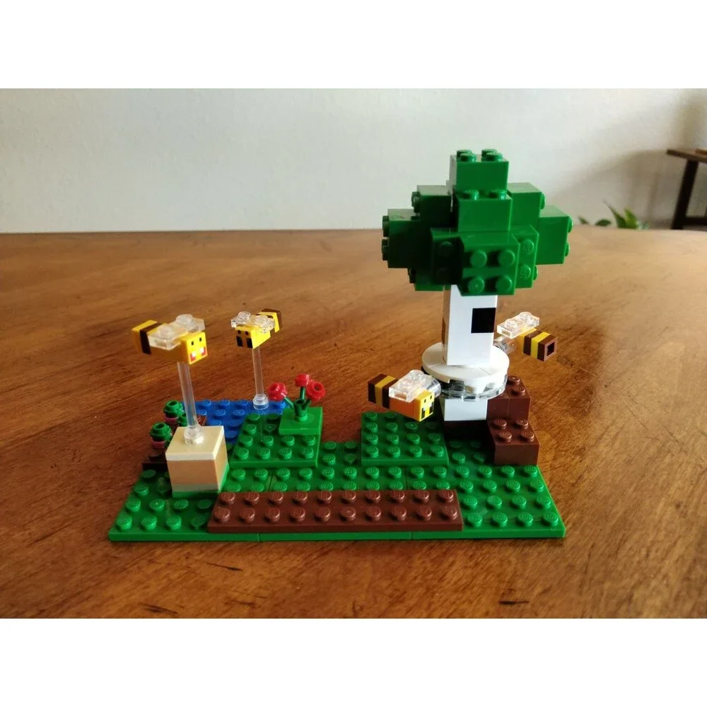 LEGO 21241 Minecraft The Bee Cottage : Tree Area with Bees ONLY